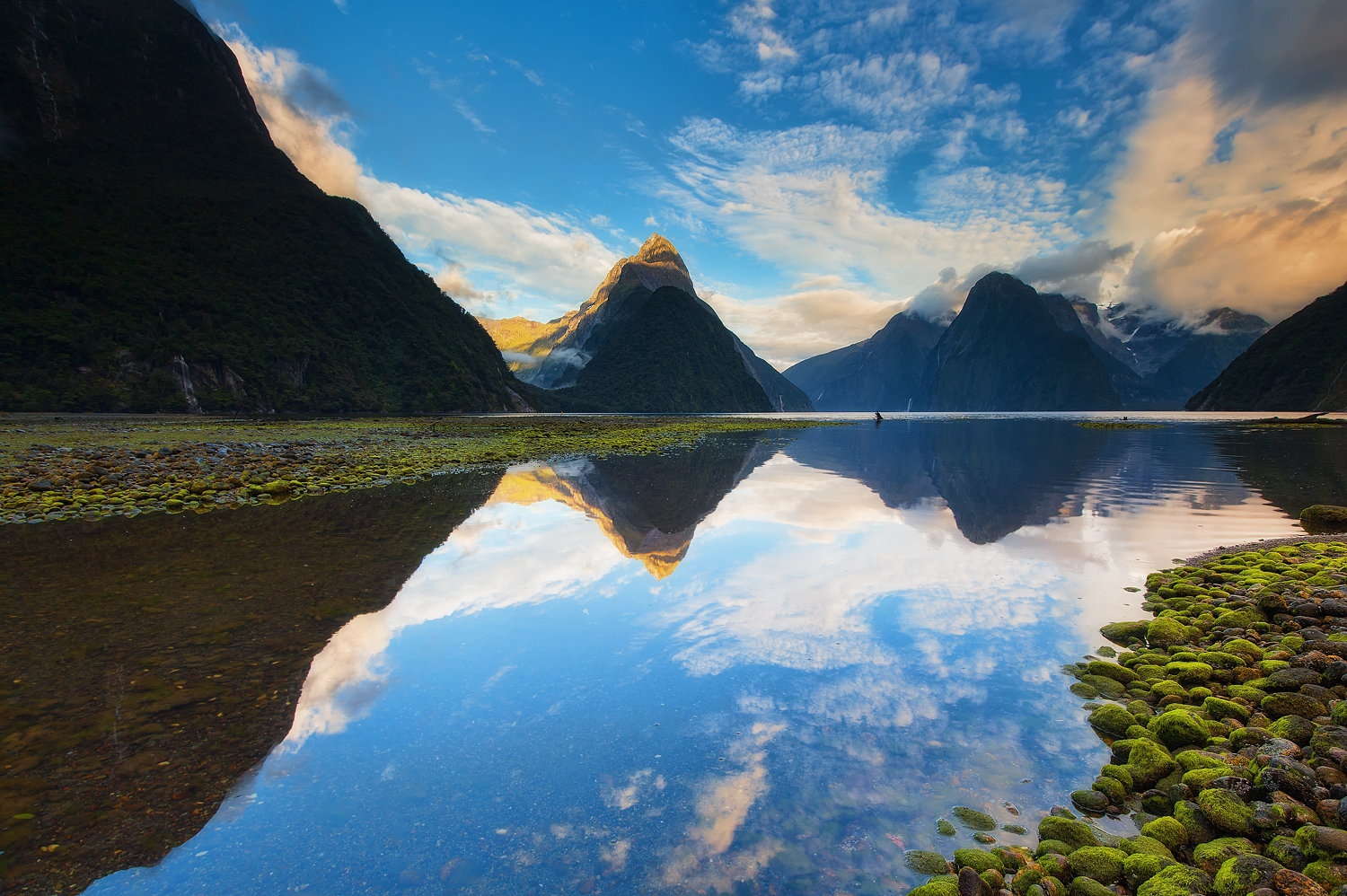 Милфорд Саунд Новая Зеландия горы озеро природа загрузить