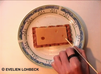 Игра с едой