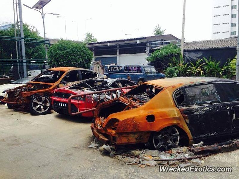 В Тайланде сгорело несколько суперкаров на автовозе
