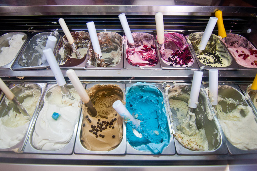 В какой стране сделали мороженое. Сицилийское джелато. Мороженое на развес. Развесное мороженое. Кафе мороженое.