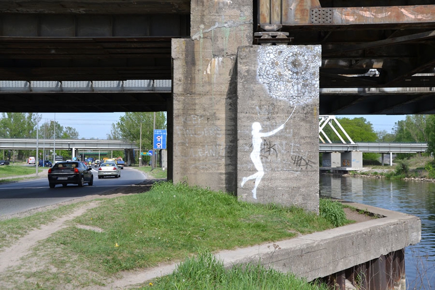 Польский художник охватывает улицы города в кружева