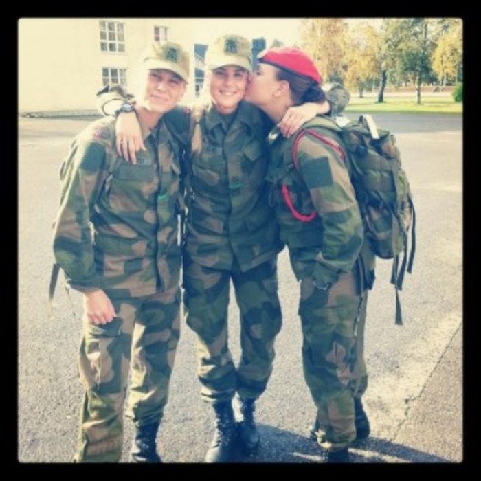 Норвежские военные девушки