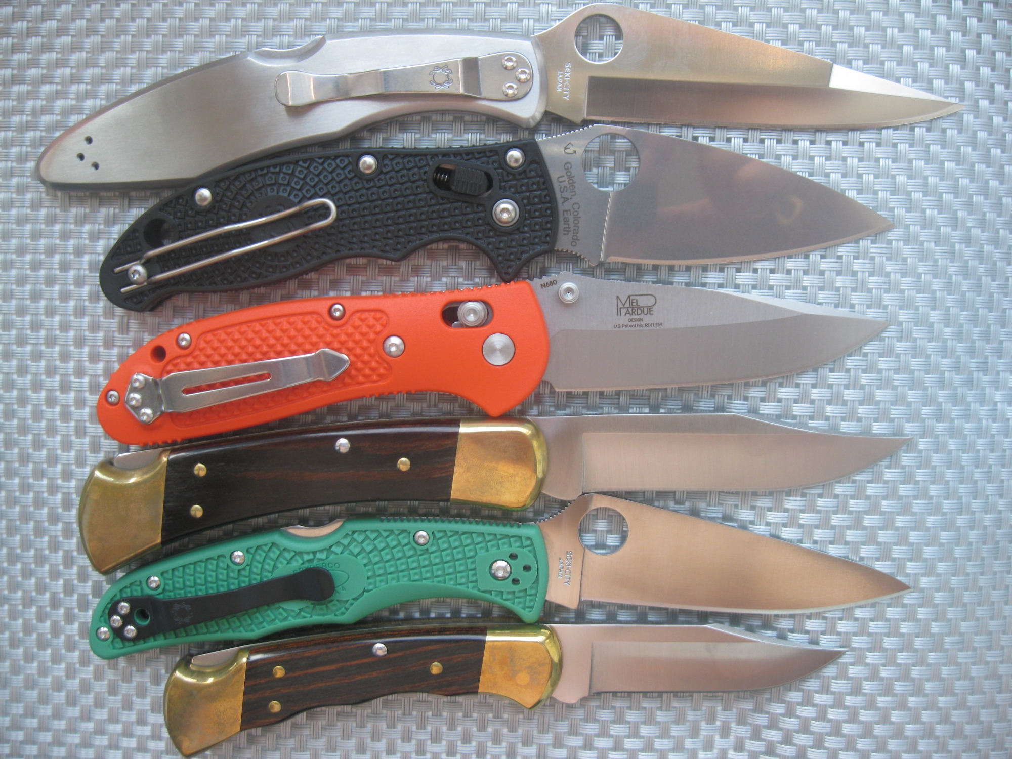 Коллекция складных ножей
