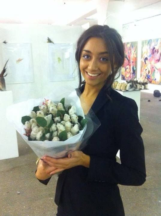 Таксидермистка ест мясо погибших животных