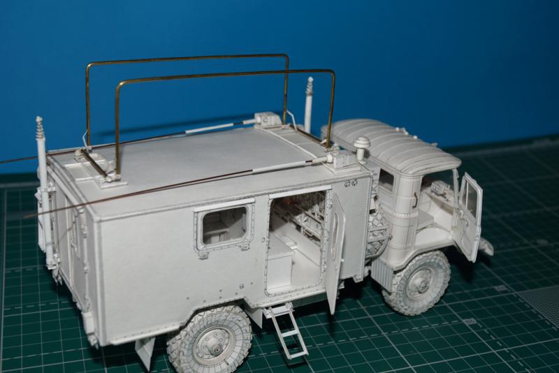 Командно-штабная машина ГАЗ-66 из бумаги