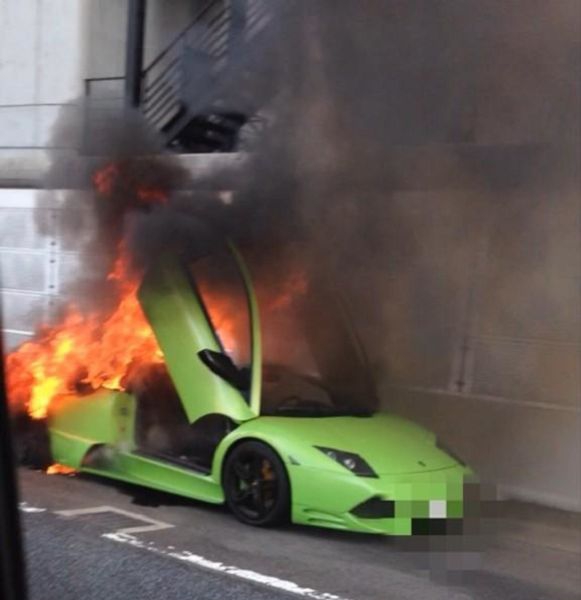 В Японии сгорел Lamborghini