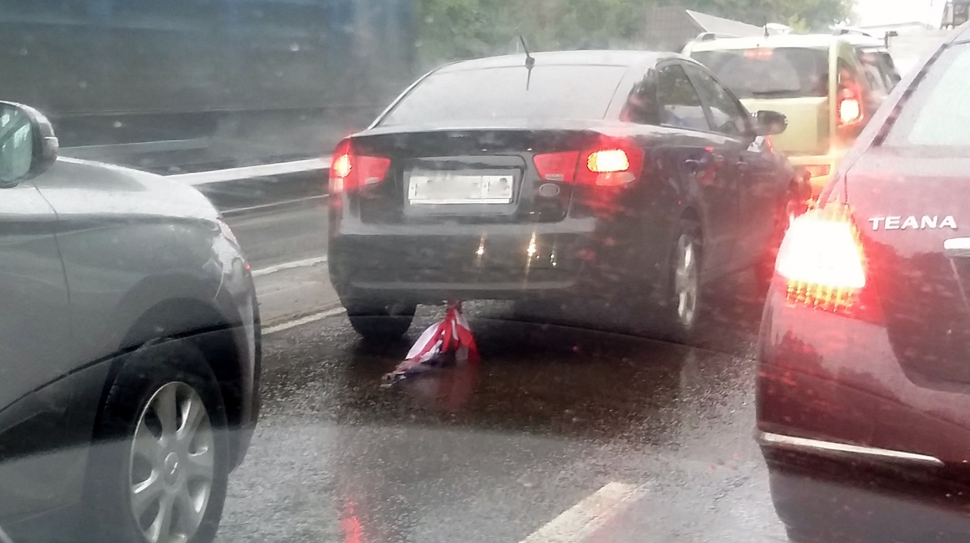 Что же там прицепилось за машину ???