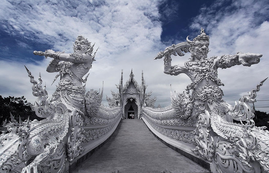 Белый храм: самое удивительное буддийское сооружение в мире