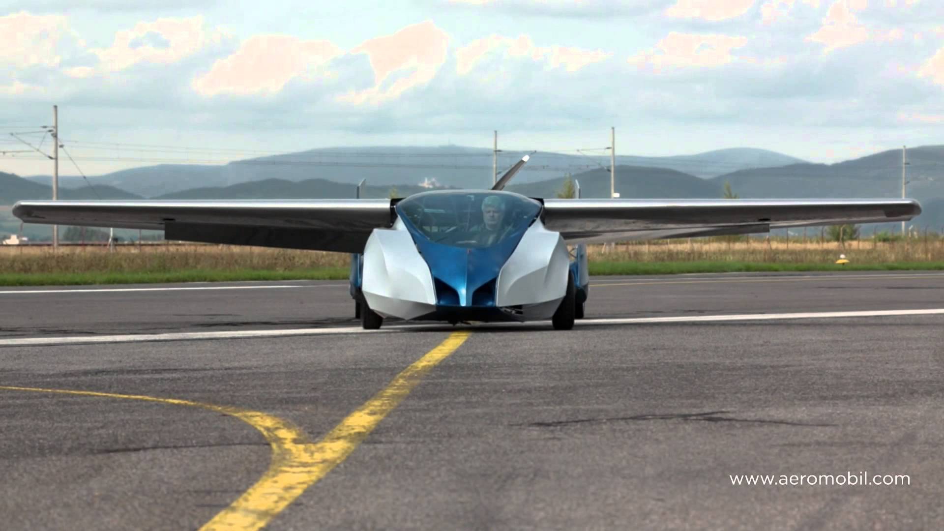 Автомобиль AEROMOBIL 1990