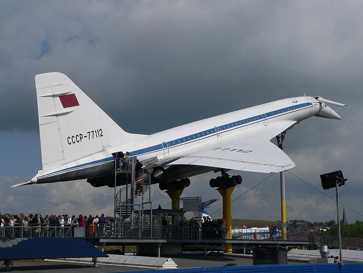 Первый в мире сверхзвуковой пассажирский самолёт ТУ-144