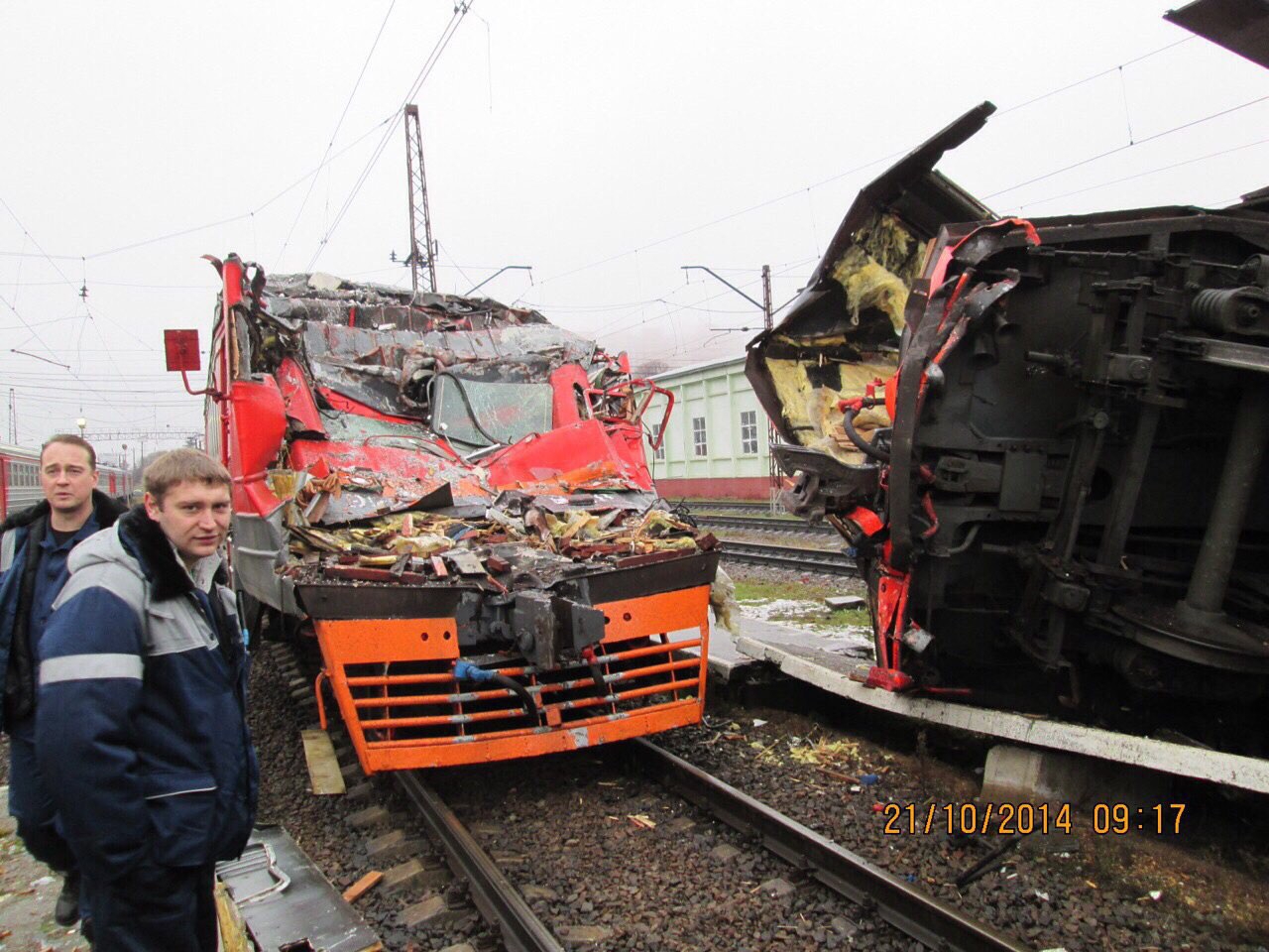 Потом поезд. Угон электропоезда в депо Лобня. Депо Лобня электропоезда аварии. Авария электрички в депо Лобня.