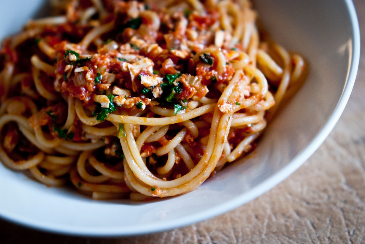 Как называются итальянские блюда. Спагетти Альфорно. Итальянская кухня. Национальные блюда Италии. Итальянская кухня национальные блюда.