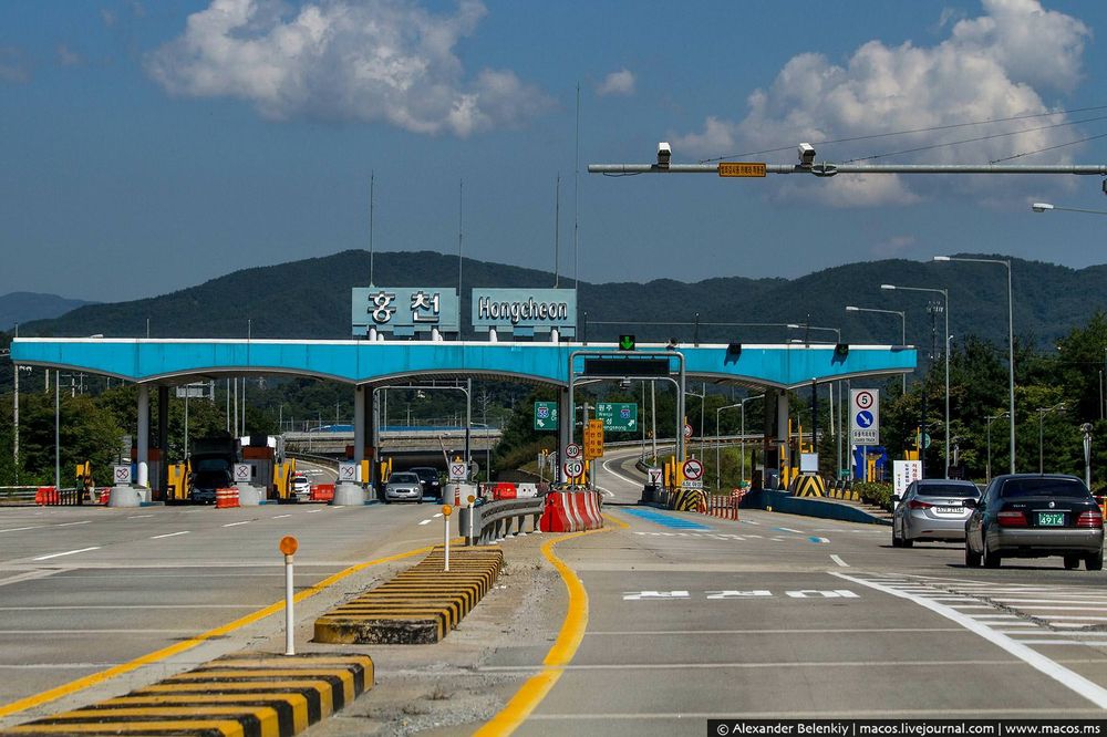 Дороги в южной корее. Платные дороги Южной Кореи. Автомагистраль Южная Корея. Автобаны в Южной Корее. Сеул Южная Корея дорога.