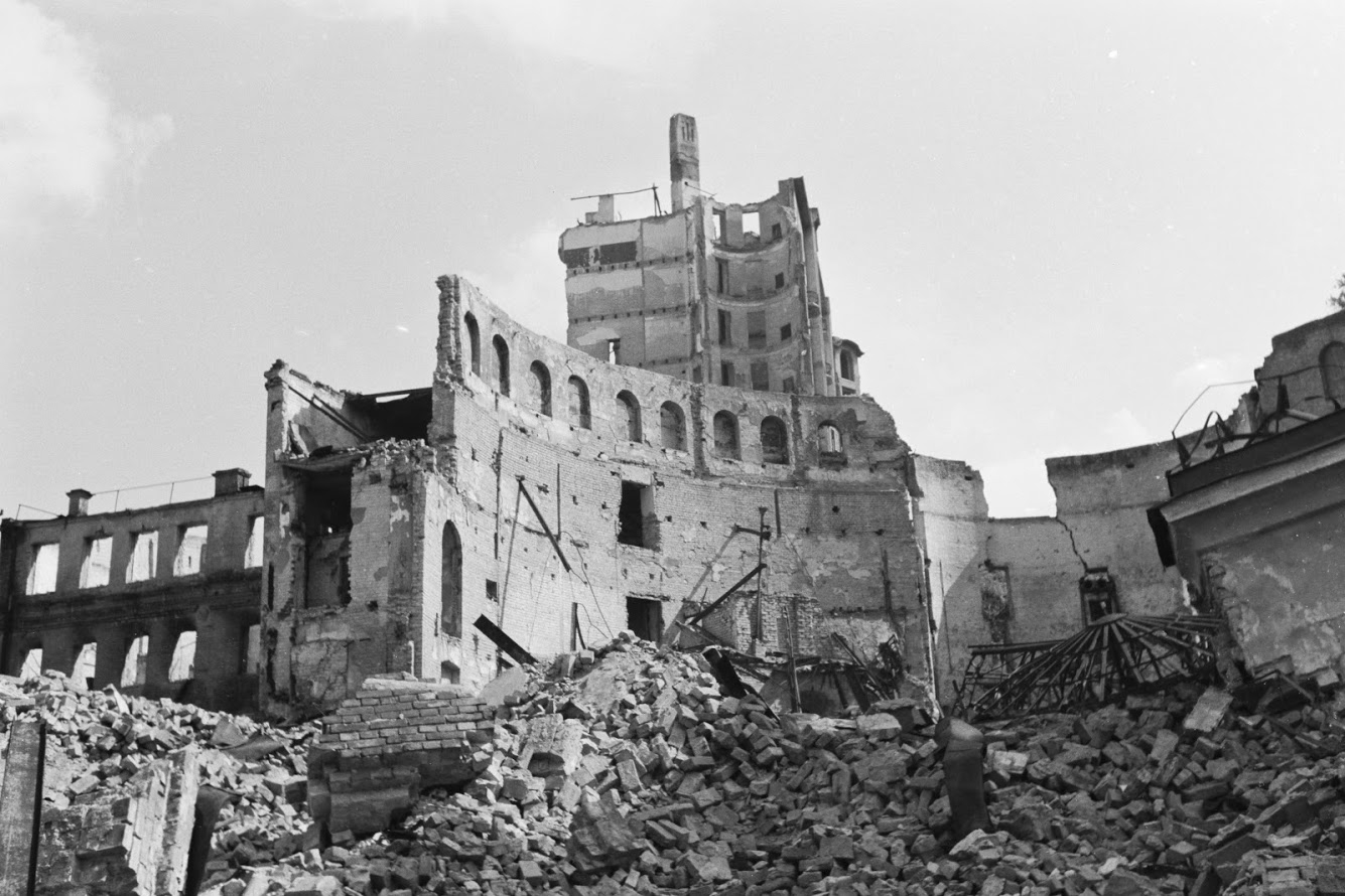 Киев в руинах 1945