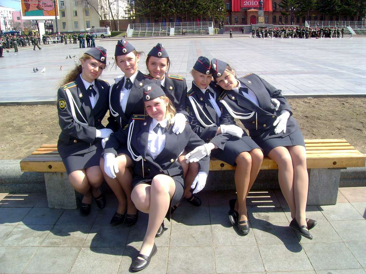 Девушки полицейские россии в юбках