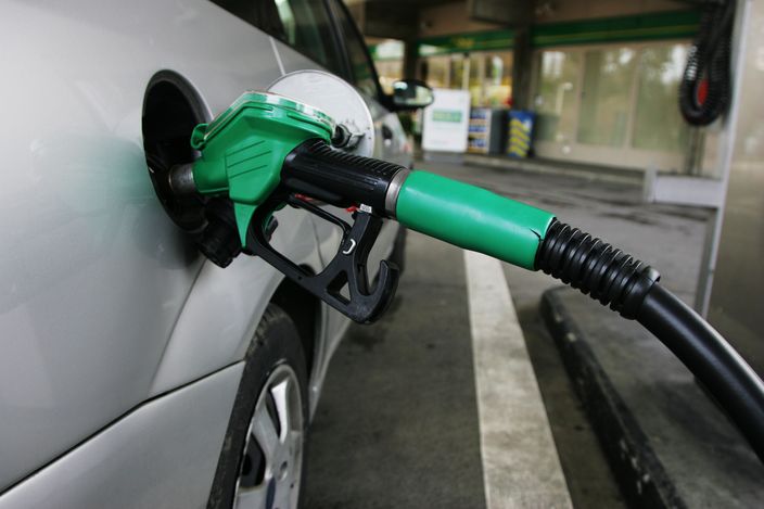 Рухнули цены на бензин
