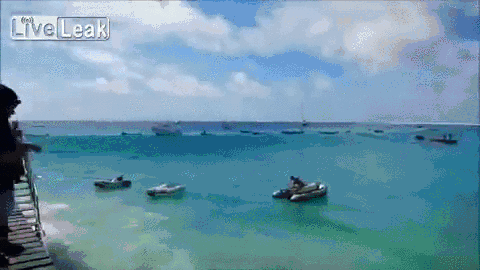 Смыло волной