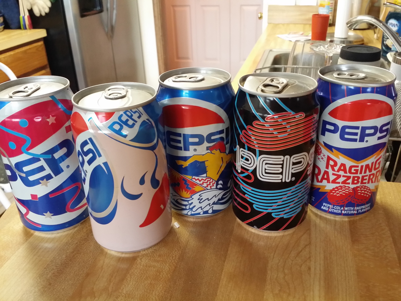 Парень нашел невскрытые банки Pepsi 90-х годов – Самые лучшие и интересные ...