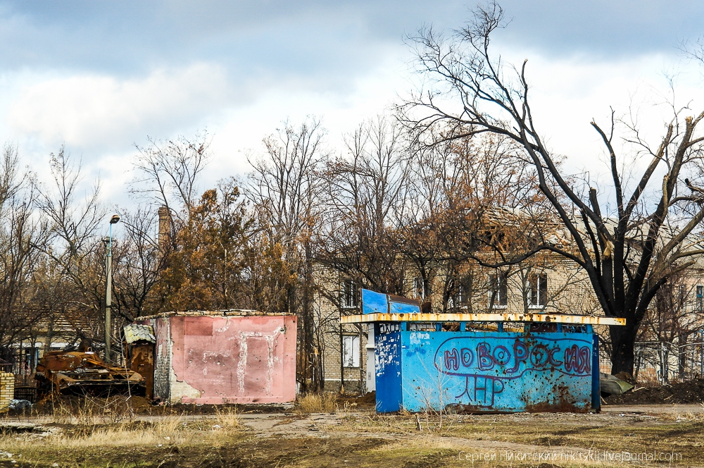Сгоревшая украинская военная техника
