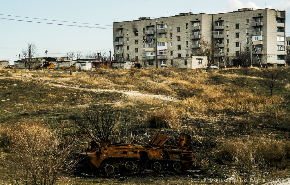 Сгоревшая украинская военная техника
