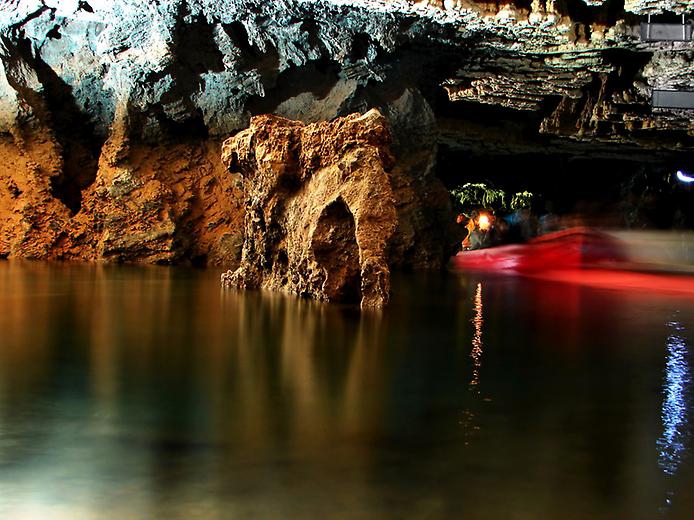 Невероятные подземные реки и озёра