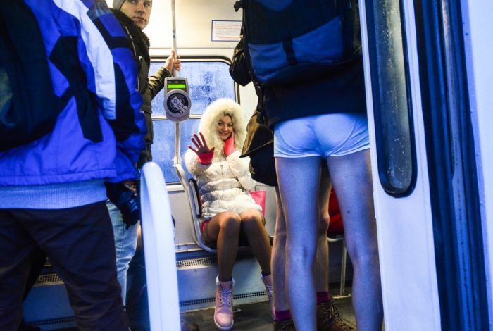 В метро без юбки