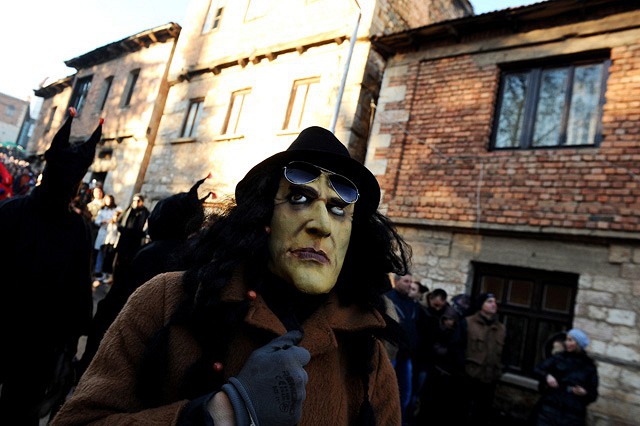 В Македонии встретили Старый Новый год парадом нечисти