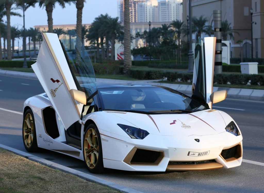 Lamborghini Aventador в золоте