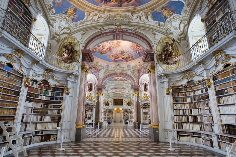 Сказочная фотосессия в крупнейшей монастырской библиотеке мира
