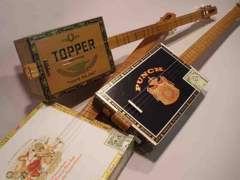 Гитары из старой коробки для сигар