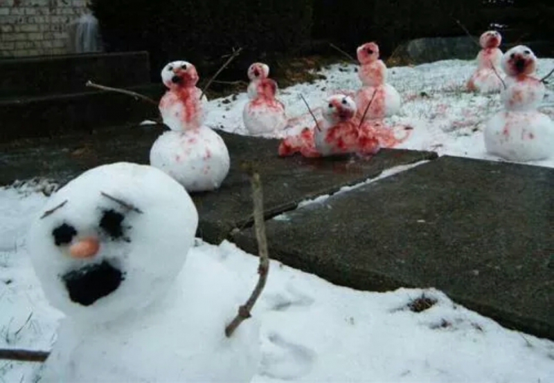 Пугающие снеговики