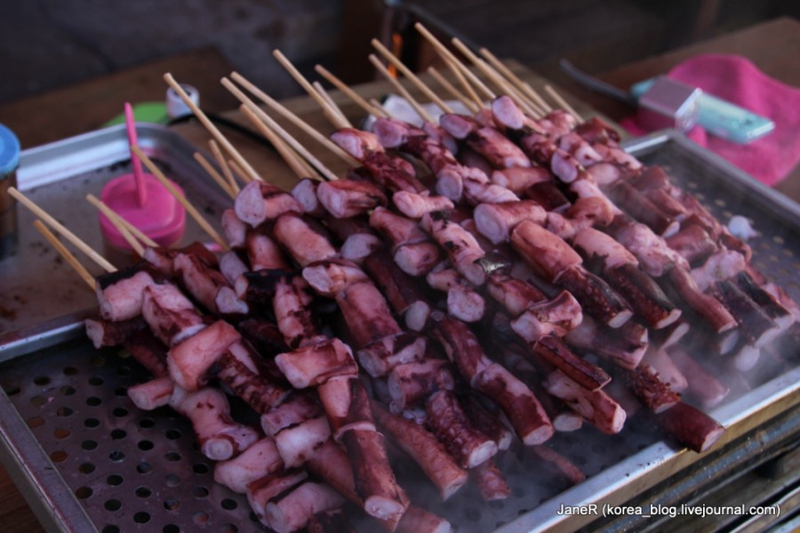 Уличная еда в Корее: жучки и шашлычки