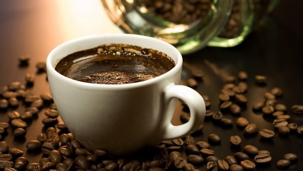 По словам Бетховена идеальная чашечка кофе из 60 зерен