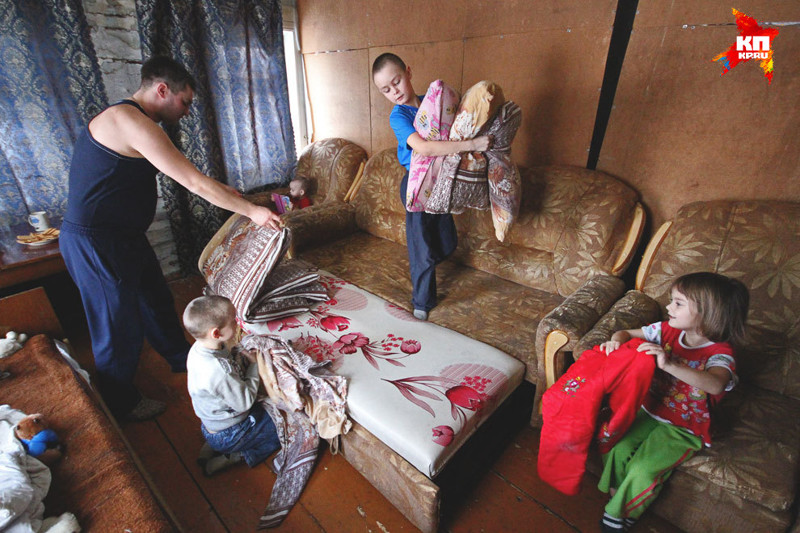 33-летний житель Башкирии в одиночку воспитывает пятерых детей