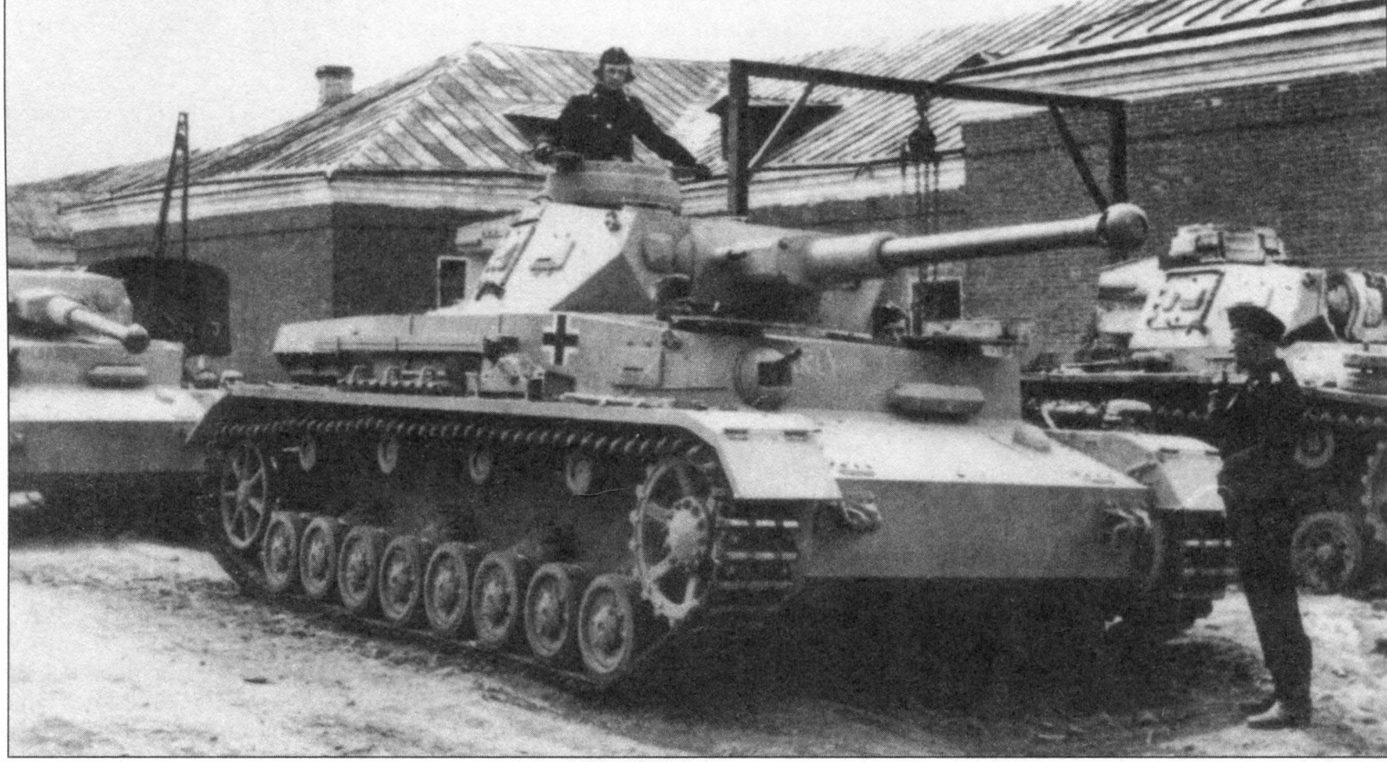 Немецкие названия второй мировой. Немецкий танк т4 f2. Танк т4 Ausf f2. Панцер 4 танк. PZ 4 f2.