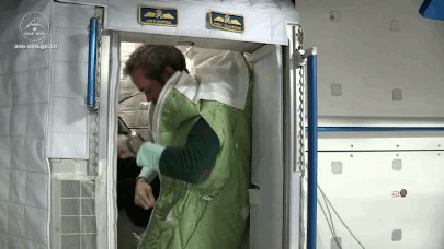 12 интересных фактов о жизни астронавтов в космосе