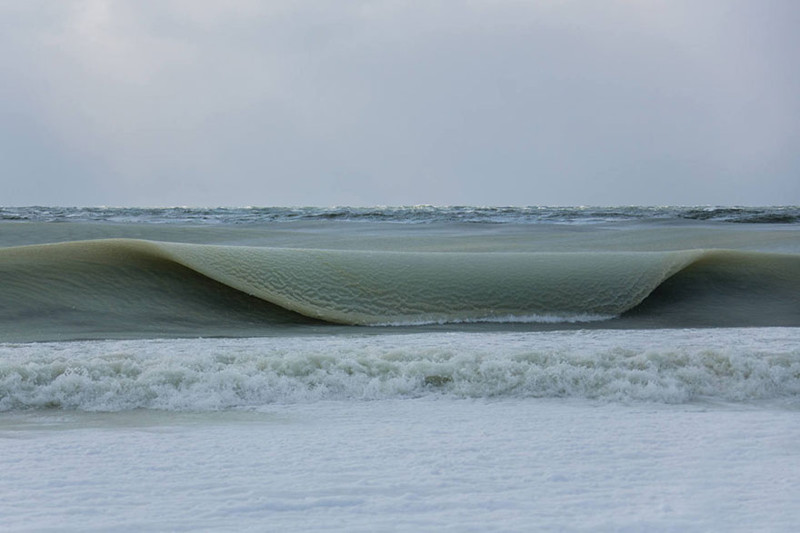 Необычные замёрзшие волны у острова Нантакет