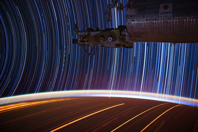  Фото из космоса с длинной выдержкой