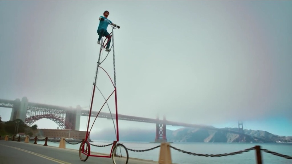 Высоко сижу