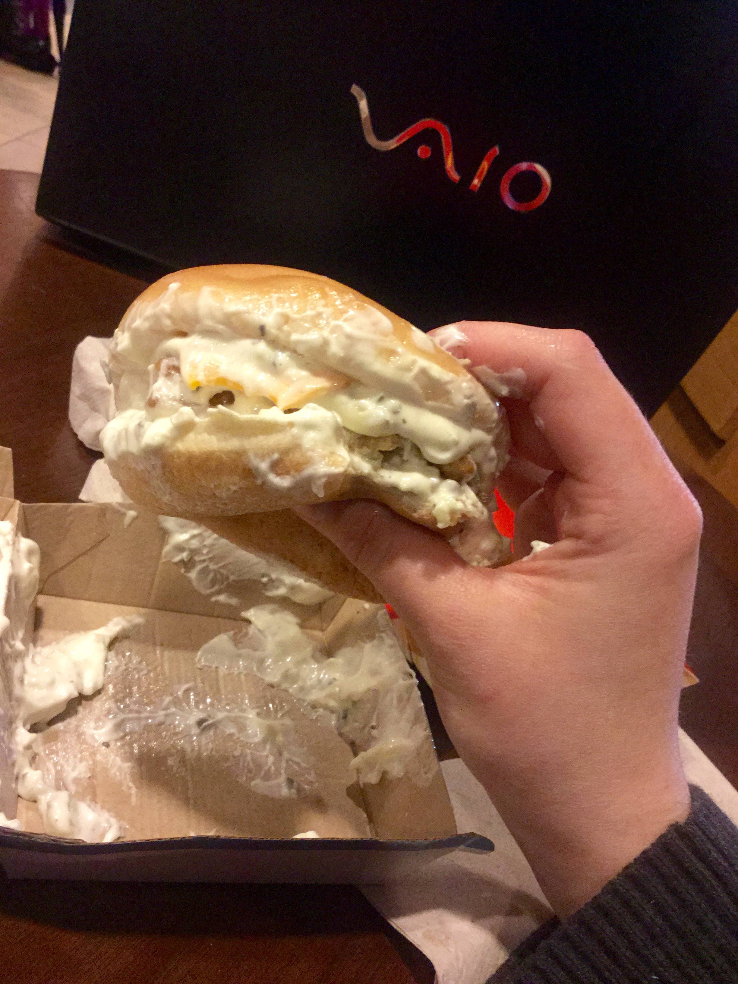 Добавили больше соуса 