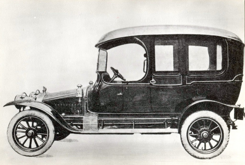 "Руссо-Балт-С24/40" с пятиместным кузовом "лимузин". 1912 год.