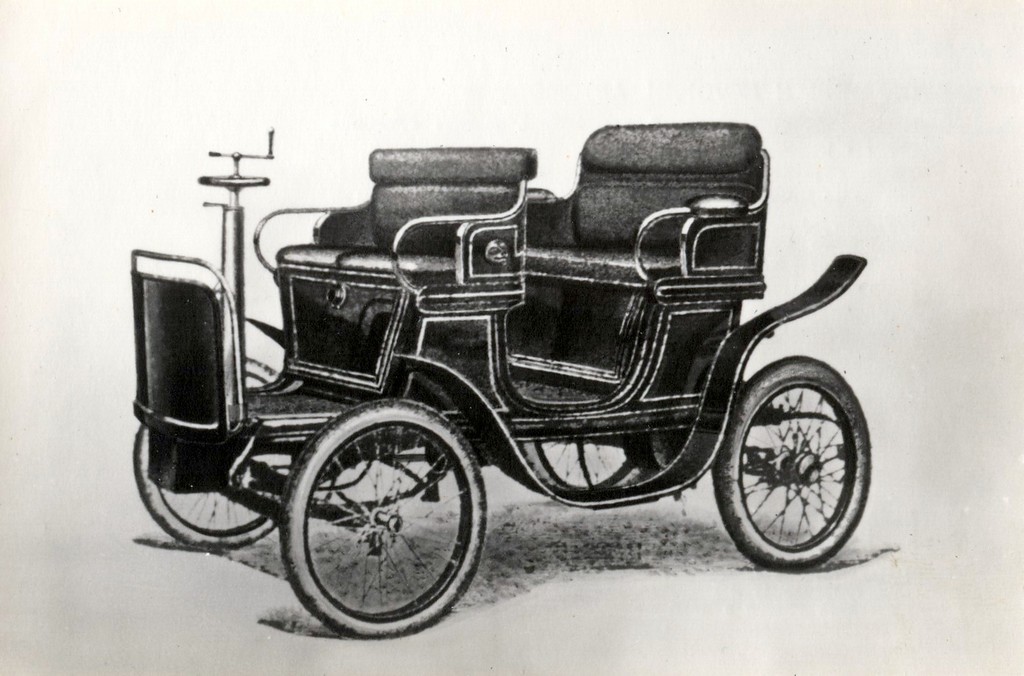 Четырёхместный легковой автомобиль завода "Россия". 1901 год.