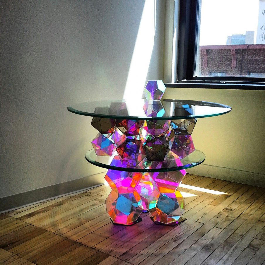 Цветные столы. Стол Призма Джона Фостера. Sparkle Table от John Foster.. Стеклянные столы Sparkle Geometric Table от Джона Фостера. Радужный стол Джона Фостера.