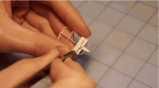 Самолет из бумаги