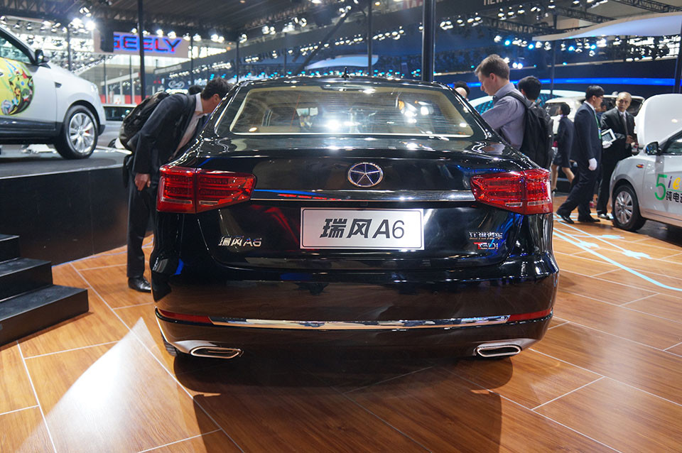 Китайцы продолжают красть машины у производителей