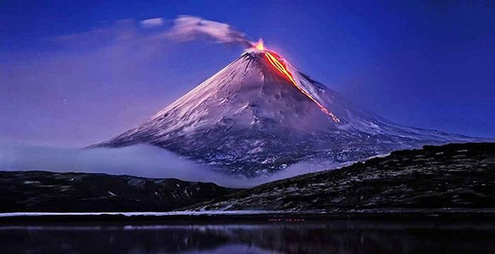 12. Как называется самый высокий действующий вулкан на Евразийском материке?