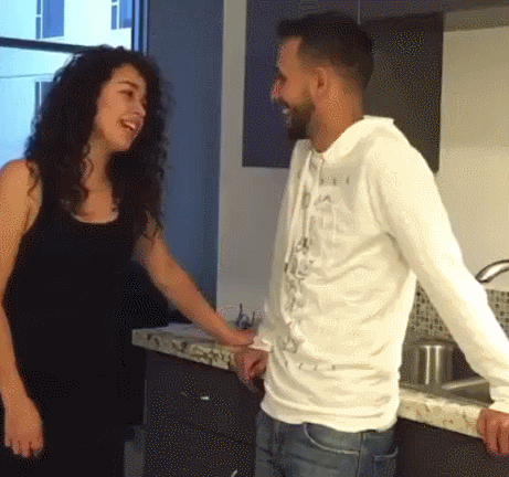 Пара с юмором