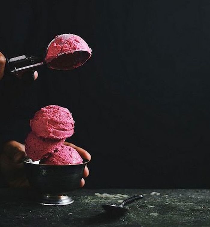 5. Мороженое со свёклой, мёдом, розовой водой и козьим сыром на молоке