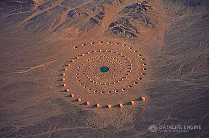 Гигантскую спираль в пустыне Египта создали, художники-энтузиасты D.A.ST. 