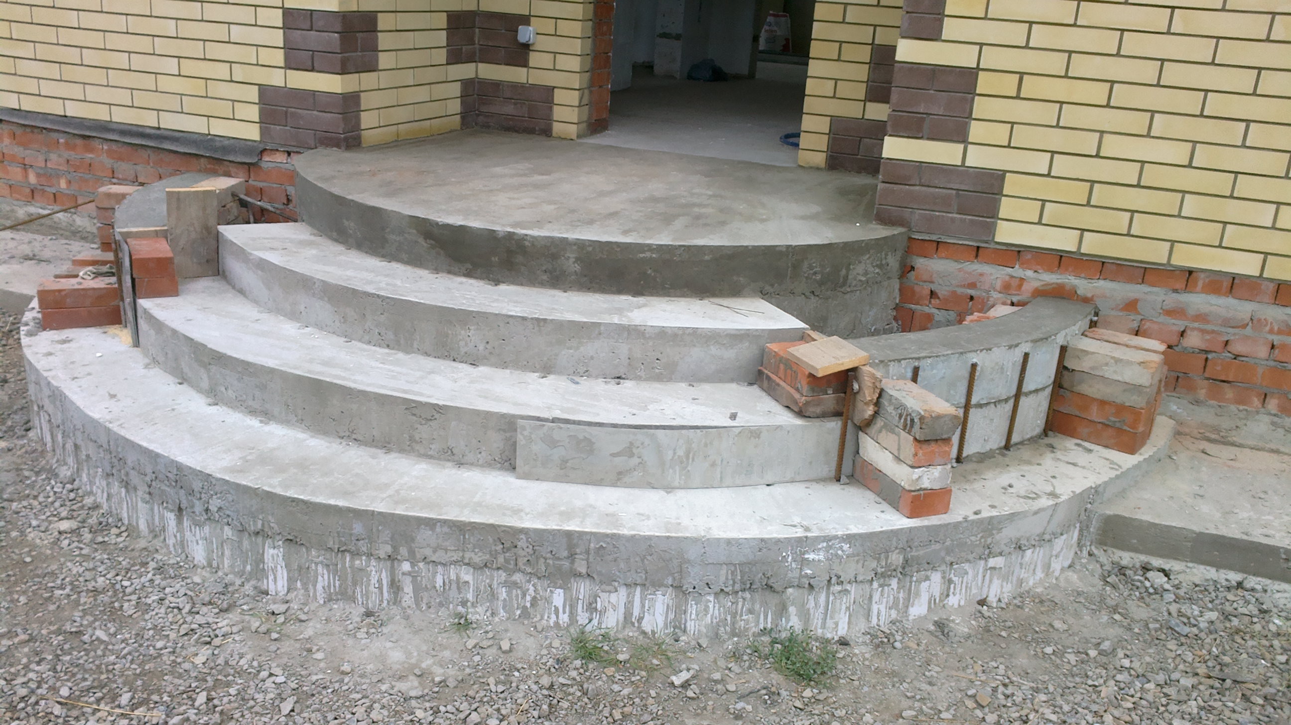 Как сделать полукруглое крыльцо из бетона своими руками?